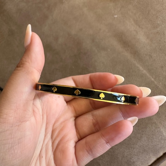 Kate Spade spot the spade black enamel and gold bracelet bangle - Picture 1 of 3